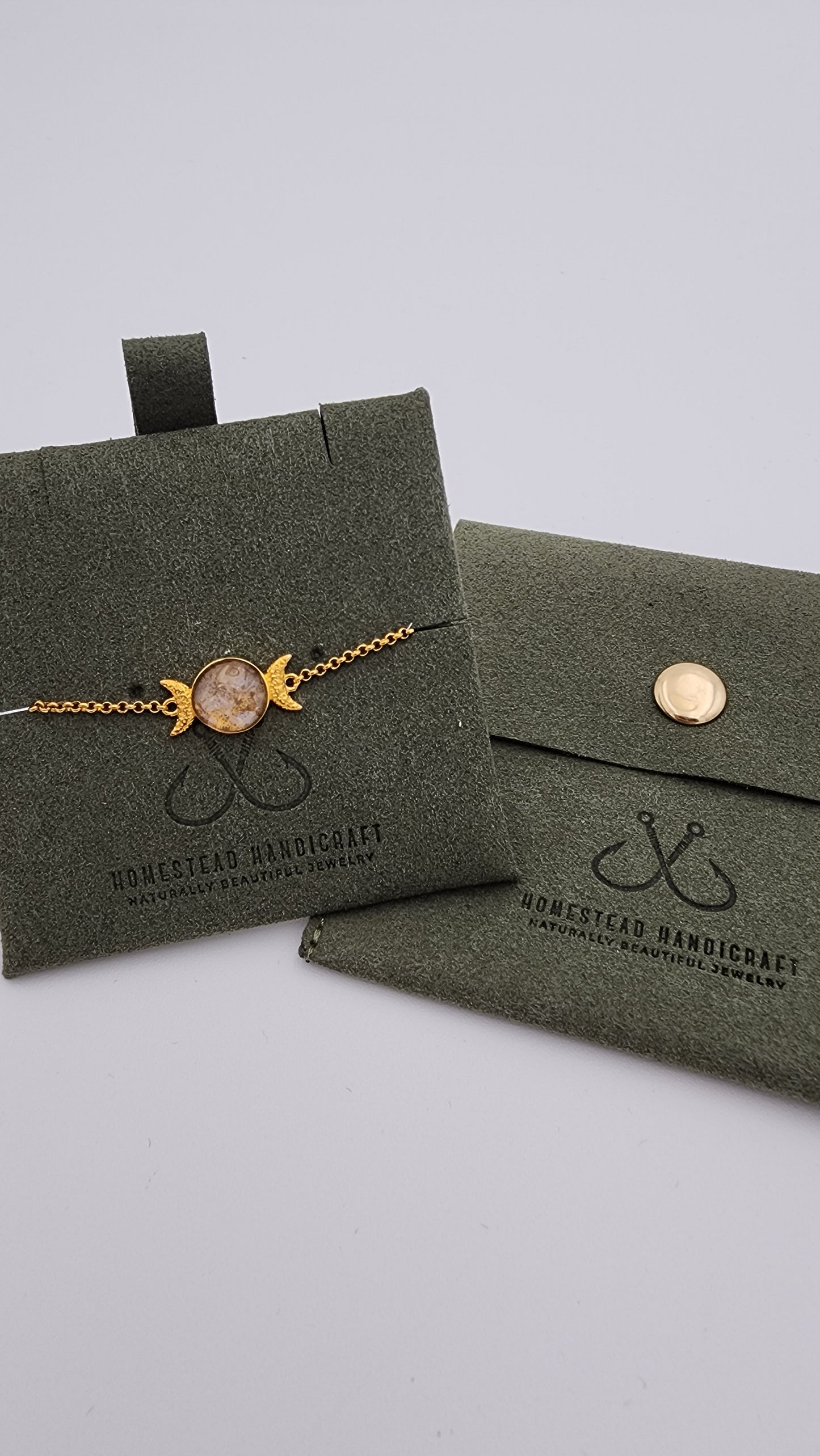 Homestead Handicraft - Fine Salmon Skin Bracelet